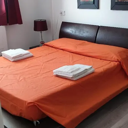 Dali House Nuovissimo!! Via Pompeu Fabra 13 *